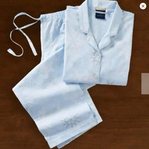 Pottery Barn x Harry Potter Snowflakes Metallic Pajama Set Button Shirt Pant NWT - Picture 5 of 5